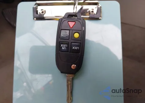 2004 Volvo S80 2.5T из США, поврежденный, VIN YV1TS59H841366487